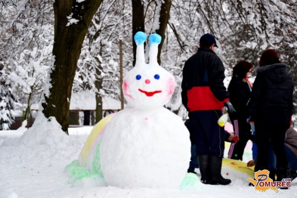 FOTO: V beltinškem parku nastale številne snežne skulpture